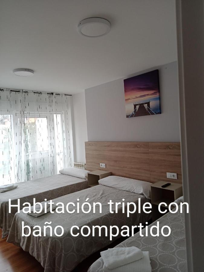 Pension Ameneiral O Pedrouzo Ruang foto